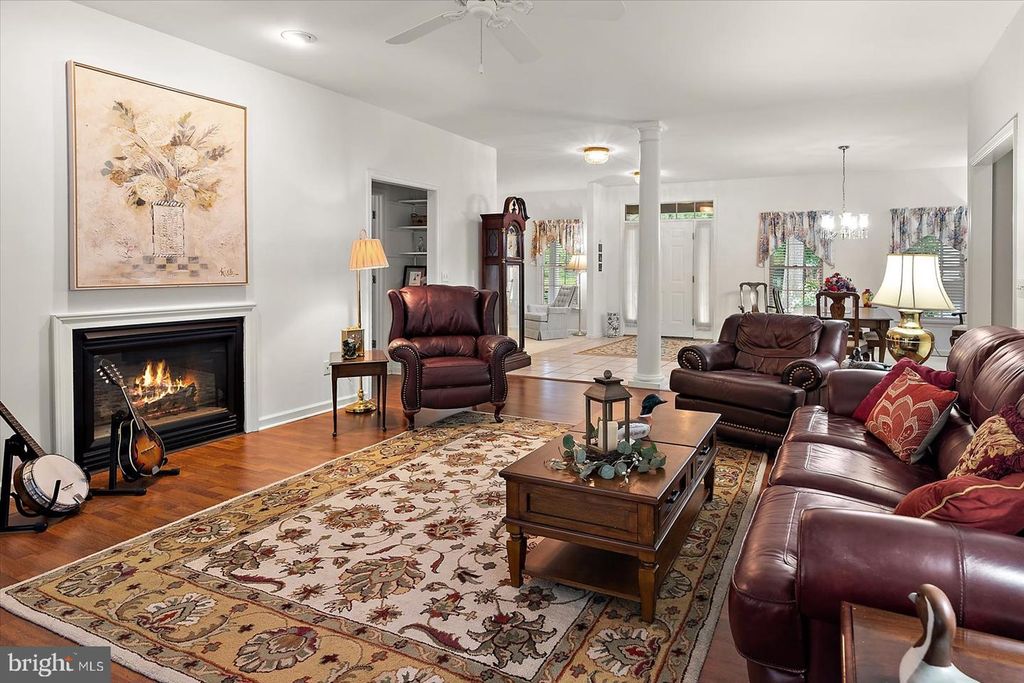 Image 16 of property listing at 509 DOGWOOD DR, Salisbury, MD 21801