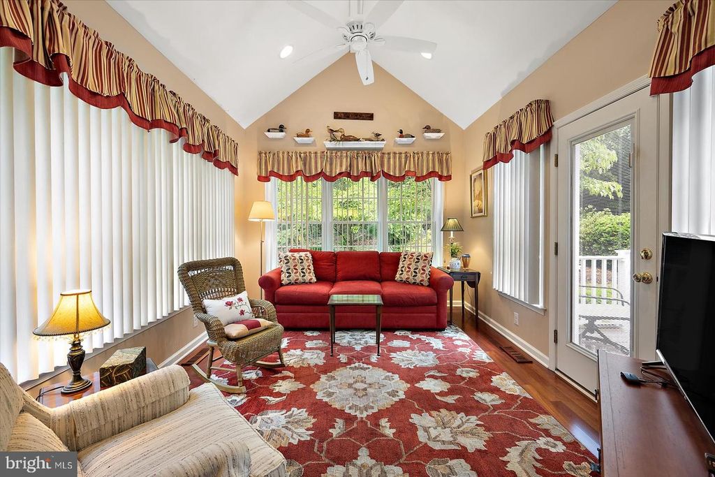 Image 33 of property listing at 509 DOGWOOD DR, Salisbury, MD 21801