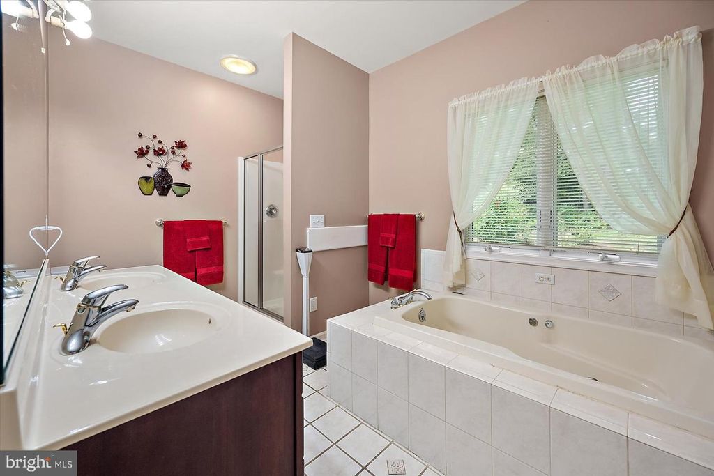 Image 40 of property listing at 509 DOGWOOD DR, Salisbury, MD 21801