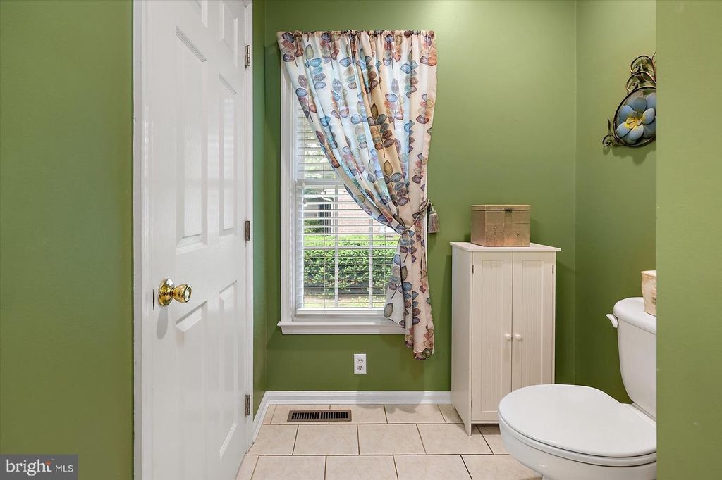 Image 50 of property listing at 509 DOGWOOD DR, Salisbury, MD 21801