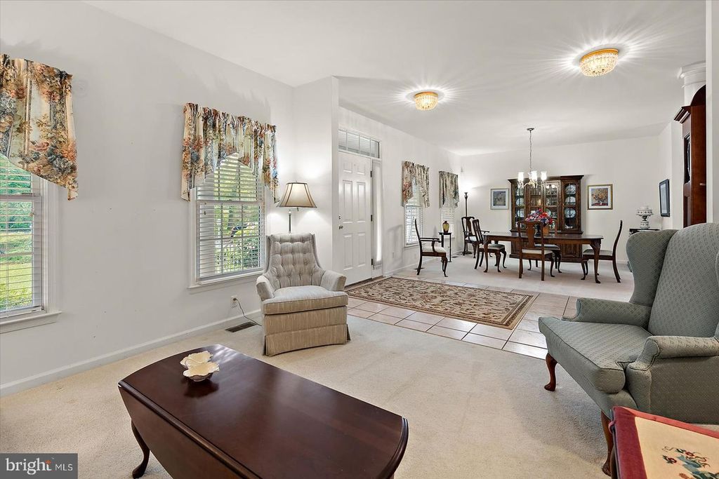 Image 7 of property listing at 509 DOGWOOD DR, Salisbury, MD 21801