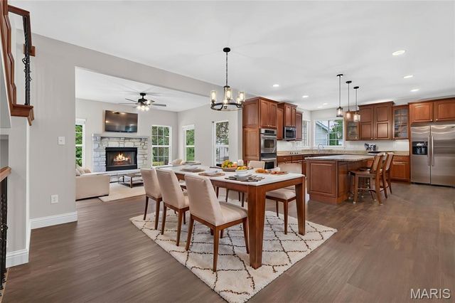 20 Creek Pass Court, St Charles, MO 63304