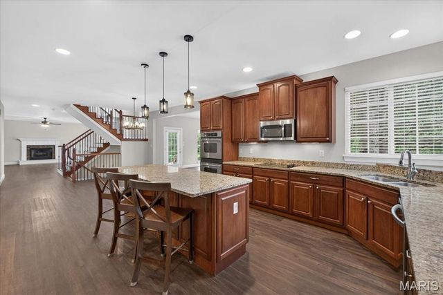 20 Creek Pass Court, St Charles, MO 63304