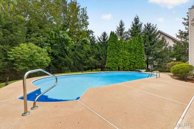 20 Creek Pass Court, St Charles, MO 63304