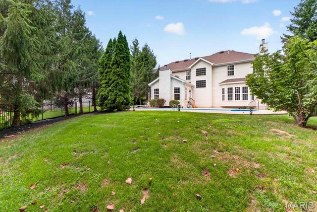 20 Creek Pass Court, St Charles, MO 63304