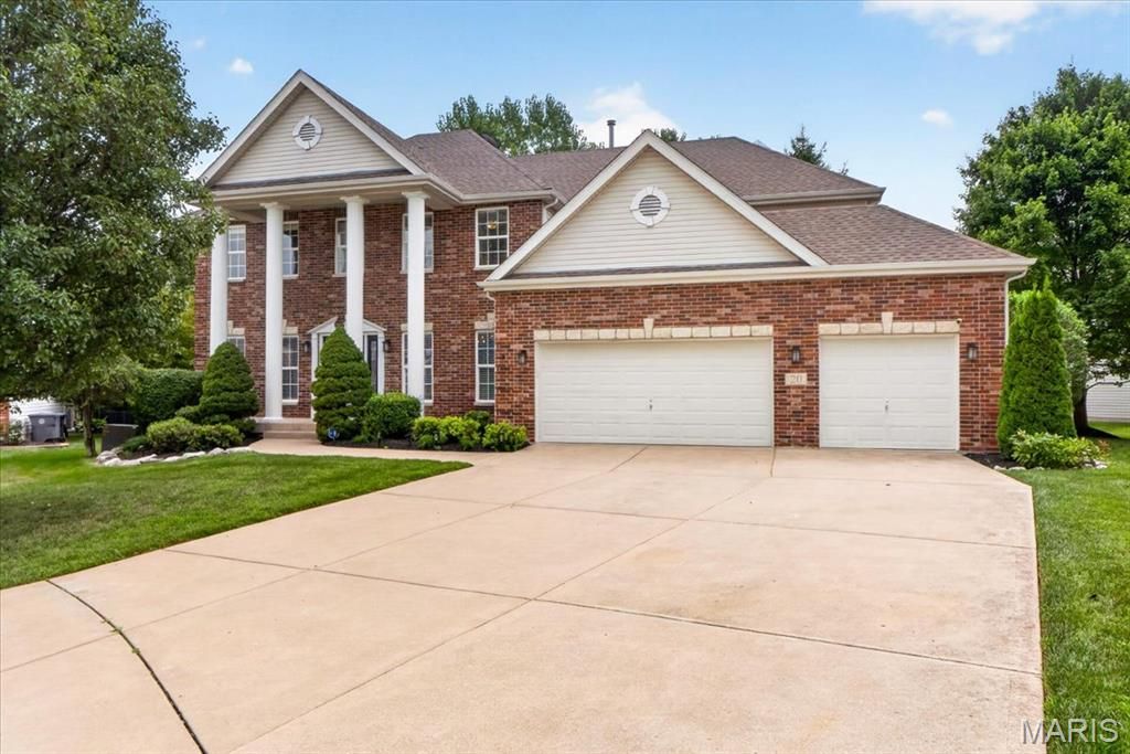 20 Creek Pass Court, St Charles, MO 63304