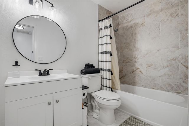 8602 CHAMPLAIN COURT 90, Tampa, FL 33614