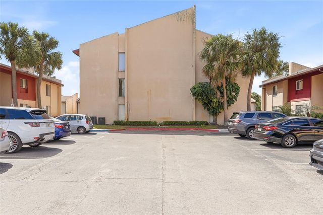 8602 CHAMPLAIN COURT 90, Tampa, FL 33614