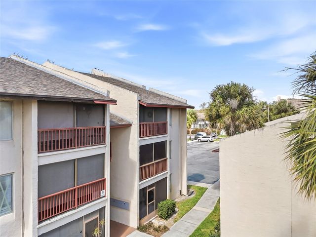 8602 CHAMPLAIN COURT 90, Tampa, FL 33614