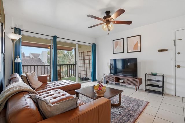 8602 CHAMPLAIN COURT 90, Tampa, FL 33614