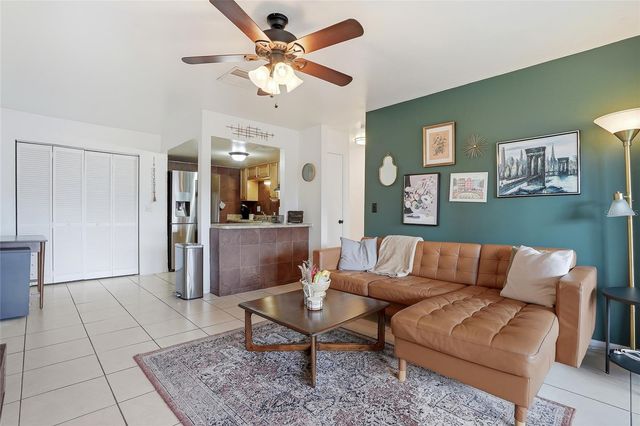 8602 CHAMPLAIN COURT 90, Tampa, FL 33614