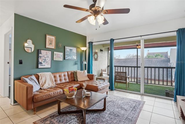 8602 CHAMPLAIN COURT 90, Tampa, FL 33614