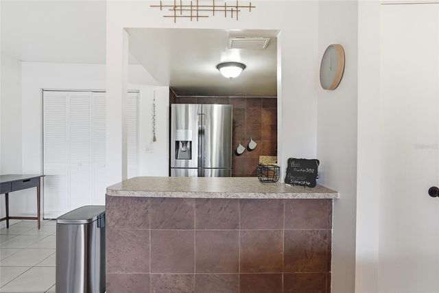 8602 CHAMPLAIN COURT 90, Tampa, FL 33614