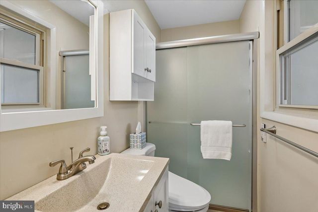 146 HOLLY CIR, Baltimore, MD 21221