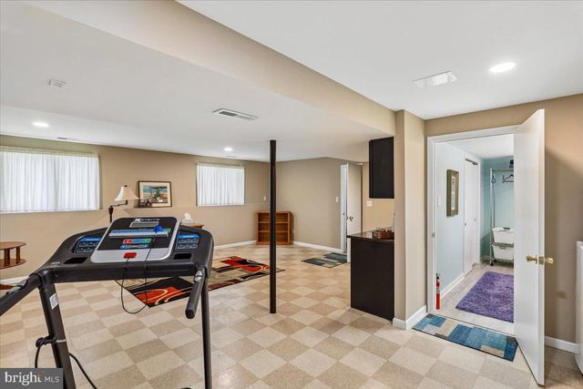 146 HOLLY CIR, Baltimore, MD 21221