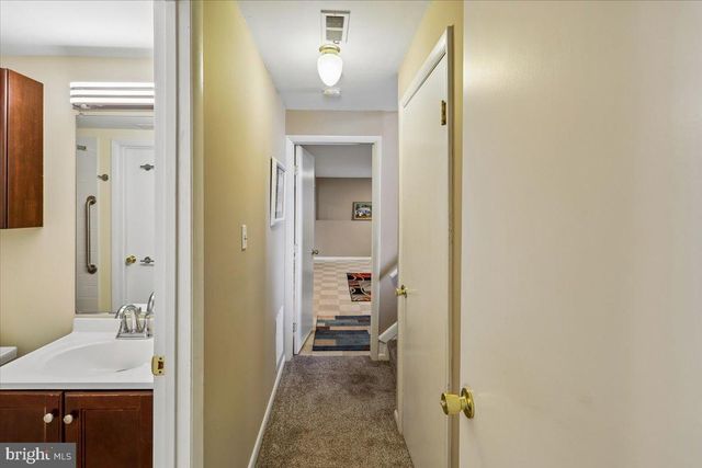 146 HOLLY CIR, Baltimore, MD 21221