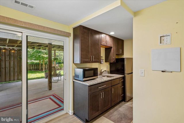 146 HOLLY CIR, Baltimore, MD 21221