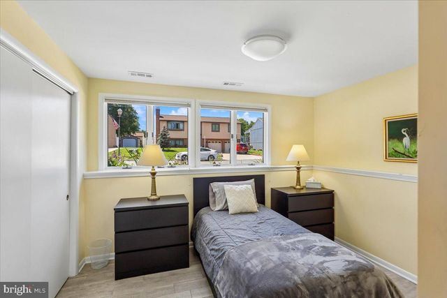 146 HOLLY CIR, Baltimore, MD 21221