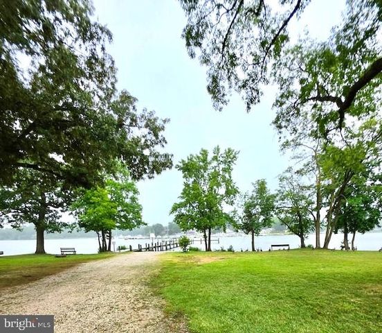 146 HOLLY CIR, Baltimore, MD 21221