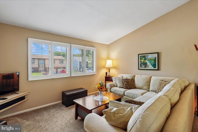 146 HOLLY CIR, Baltimore, MD 21221
