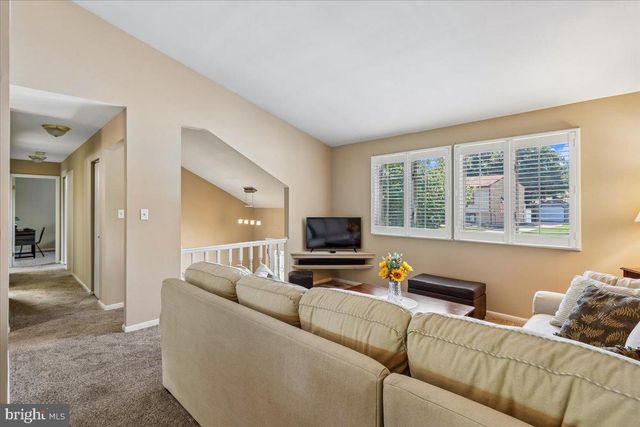 146 HOLLY CIR, Baltimore, MD 21221