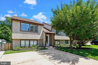 146 HOLLY CIR, Baltimore, MD 21221