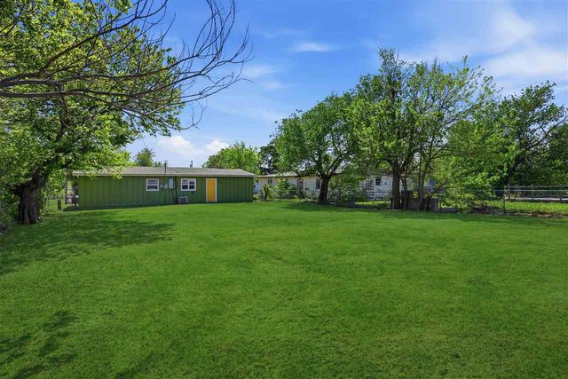 1421 NW Ozmun Ave, Lawton, OK 73507