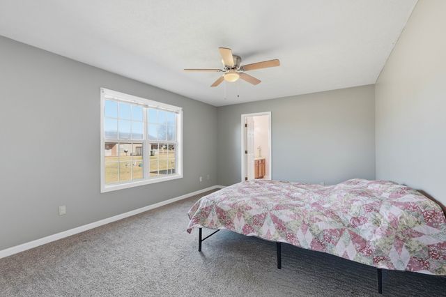 205 Sheridan Cir, Hopkinsville, KY 42240