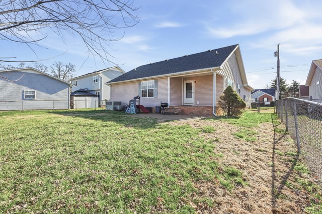 205 Sheridan Cir, Hopkinsville, KY 42240