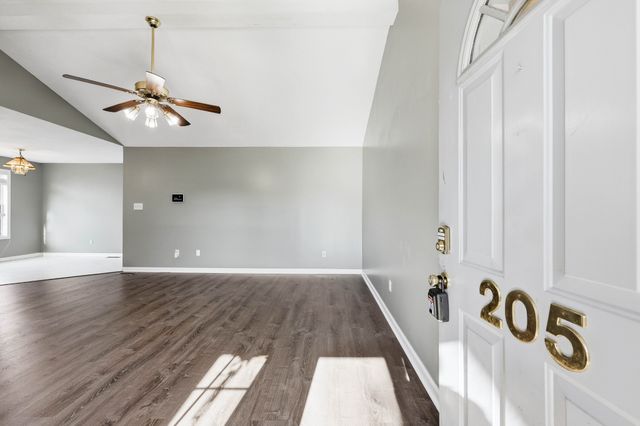 205 Sheridan Cir, Hopkinsville, KY 42240