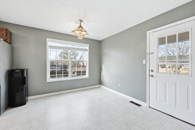 205 Sheridan Cir, Hopkinsville, KY 42240