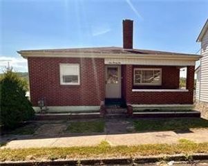 122 E Harvey Street, Masontown, PA 15461