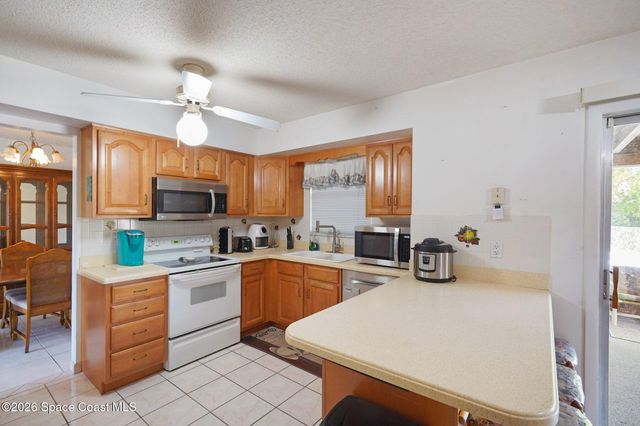 607 Dundee Circle, West Melbourne, FL 32904