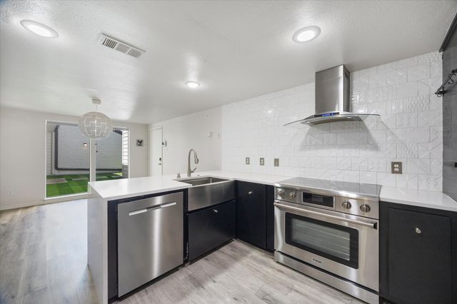 7401 Stillwater Court, Garland, TX 75044