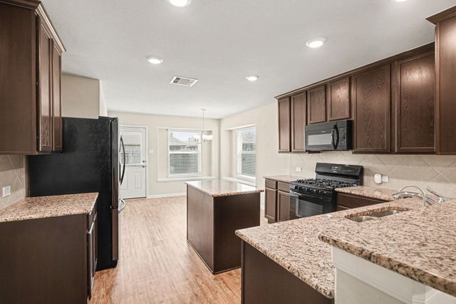 529 Rosebank Trail Lane, La Marque, TX 77568