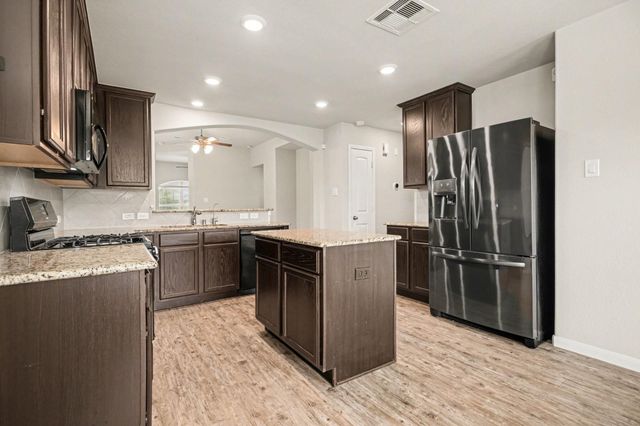 529 Rosebank Trail Lane, La Marque, TX 77568