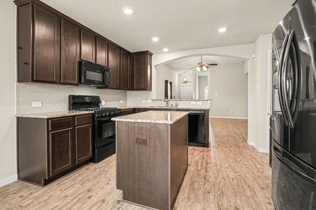 529 Rosebank Trail Lane, La Marque, TX 77568