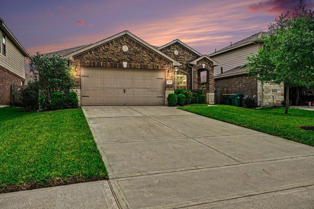 529 Rosebank Trail Lane, La Marque, TX 77568