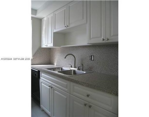 7370 SW 82nd Street E120, Miami, FL 33143