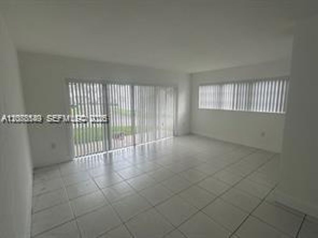 7370 SW 82nd Street E120, Miami, FL 33143