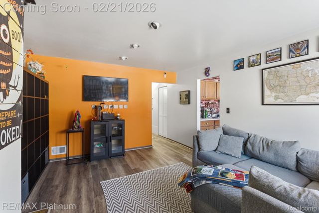 35071 Barton Street, Westland, MI 48185