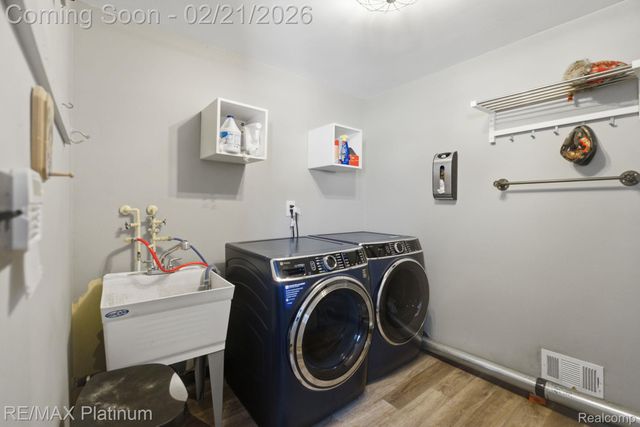 35071 Barton Street, Westland, MI 48185