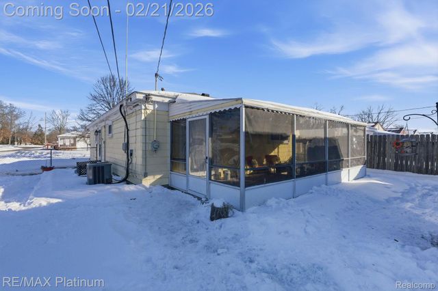 35071 Barton Street, Westland, MI 48185
