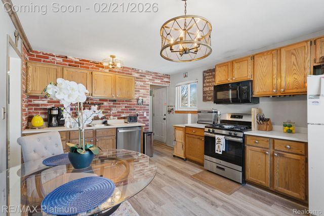 35071 Barton Street, Westland, MI 48185