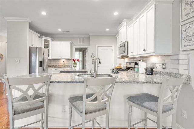 3305 Waterford Glen Lane, Clemmons, NC 27012