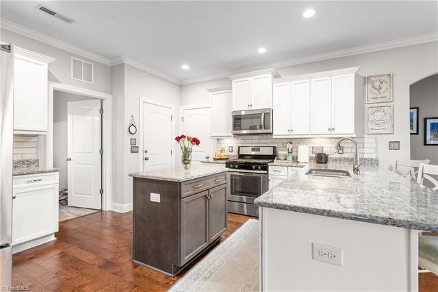 3305 Waterford Glen Lane, Clemmons, NC 27012