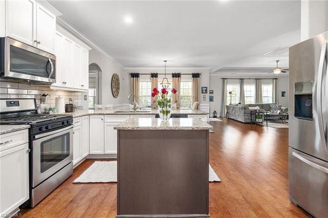 3305 Waterford Glen Lane, Clemmons, NC 27012