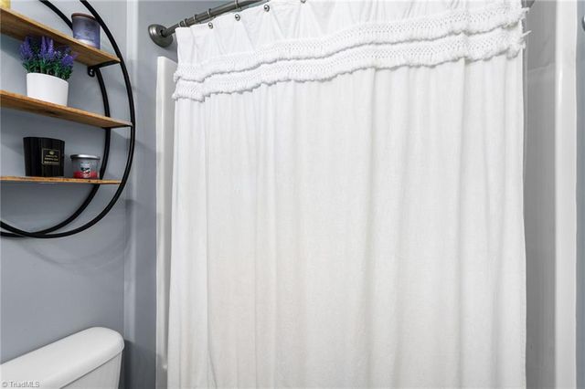 3305 Waterford Glen Lane, Clemmons, NC 27012