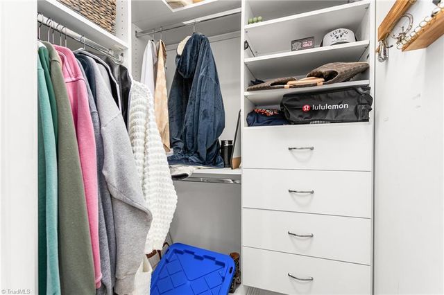 3305 Waterford Glen Lane, Clemmons, NC 27012