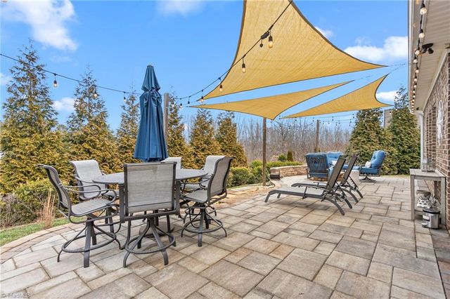 3305 Waterford Glen Lane, Clemmons, NC 27012